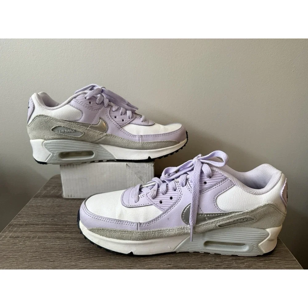 Nike Air Max 90 leather GS White Violet‎ Frost Size 7Y Women's 8.5 CD6864-123